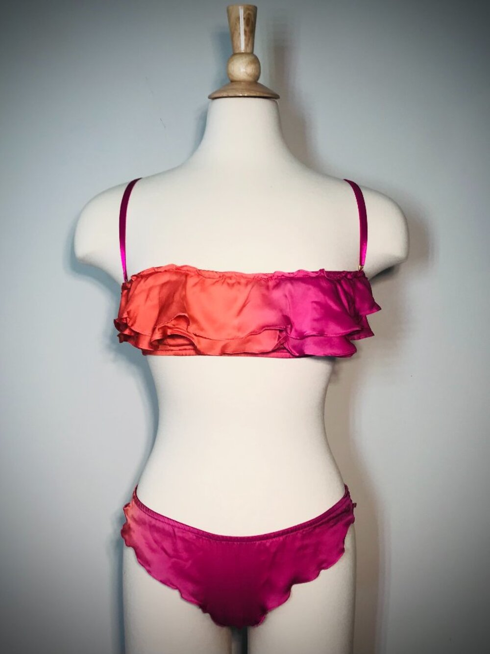 Kiki De Montparnasse Amour Ruffle Bra Silk Set Tangerine/ Fuscia
